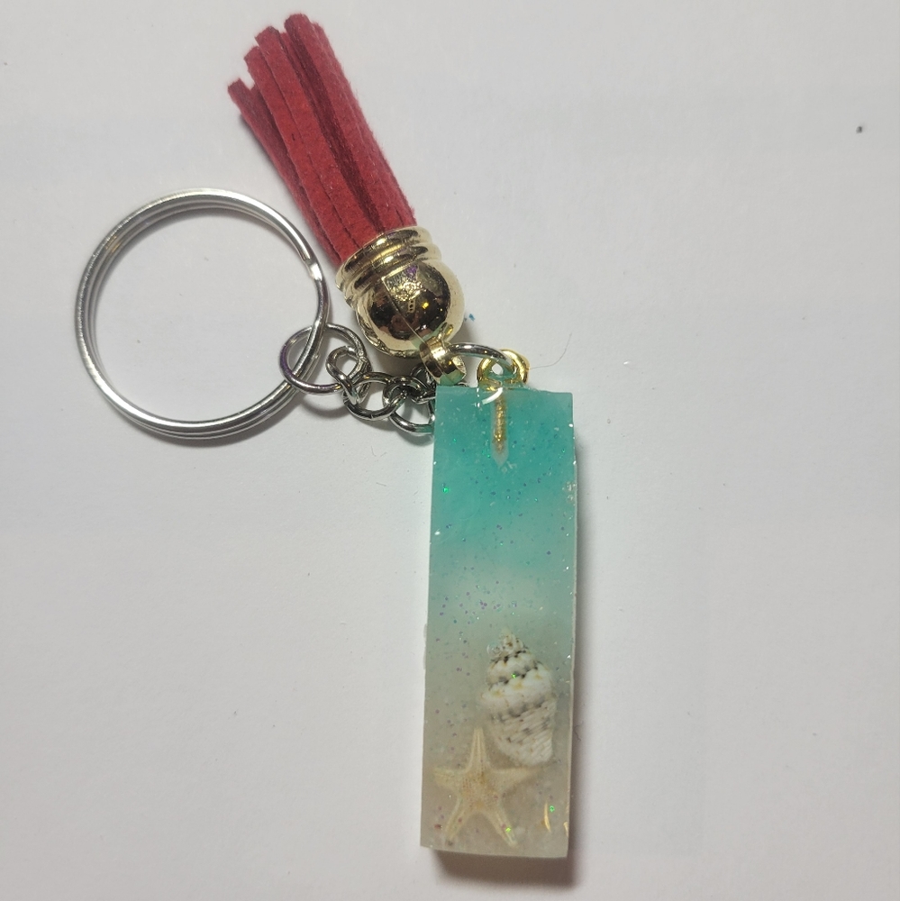 Initial I beach themed key chain.